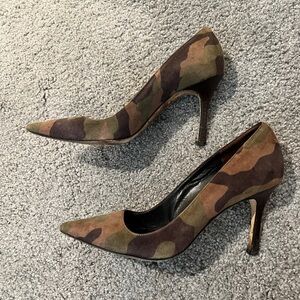 Manolo Blahnik 36 camouflage heels